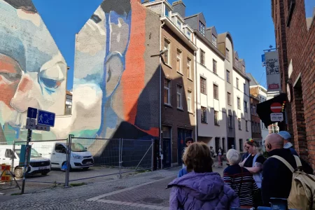 Zicht op de HIV-muur in Antwerpen